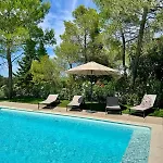 Le Clos Des Cigales Bed & Breakfast Nîmes