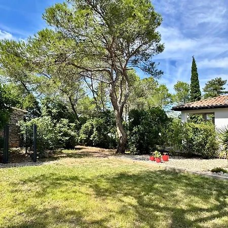 Le Clos Des Cigales فندق مبيت وإفطار نيم