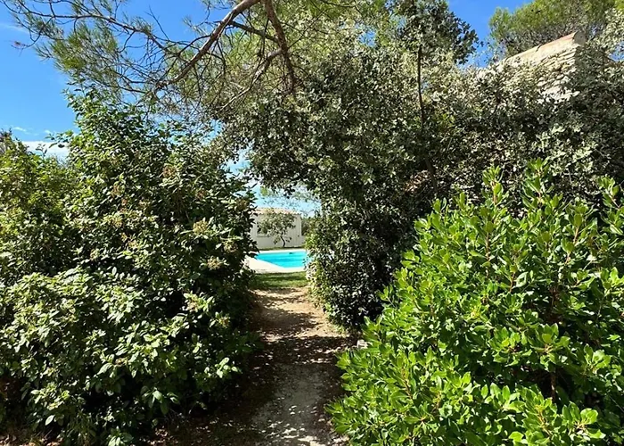 Le Clos Des Cigales فندق مبيت وإفطار نيم