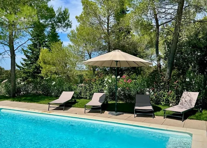 Le Clos Des Cigales فندق مبيت وإفطار نيم